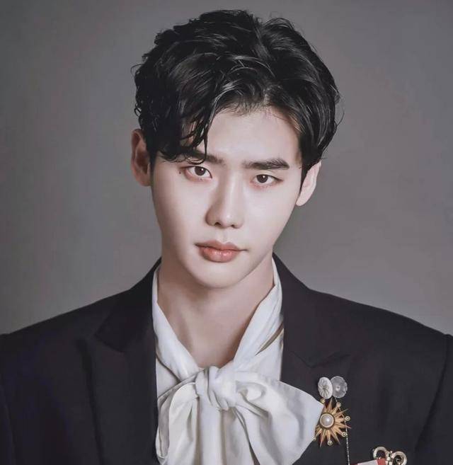 李钟硕,林允儿合作tvn新剧《bigmouth》:天才诈骗犯看点十足_事件_九