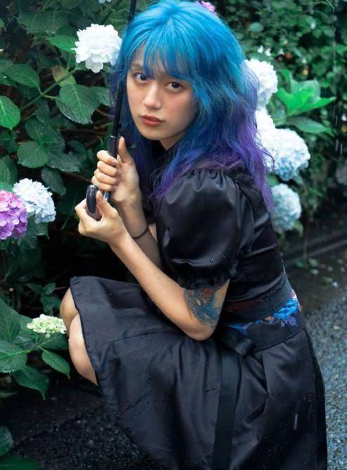 李诞小心:管好你老婆,让她屁股坐正,不然的话,够你喝一壶的_陈典_病夫