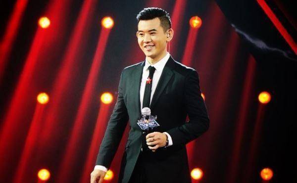 李响参加舞蹈风暴表演《行者》,像仙子一样你有没有被迷晕呢?