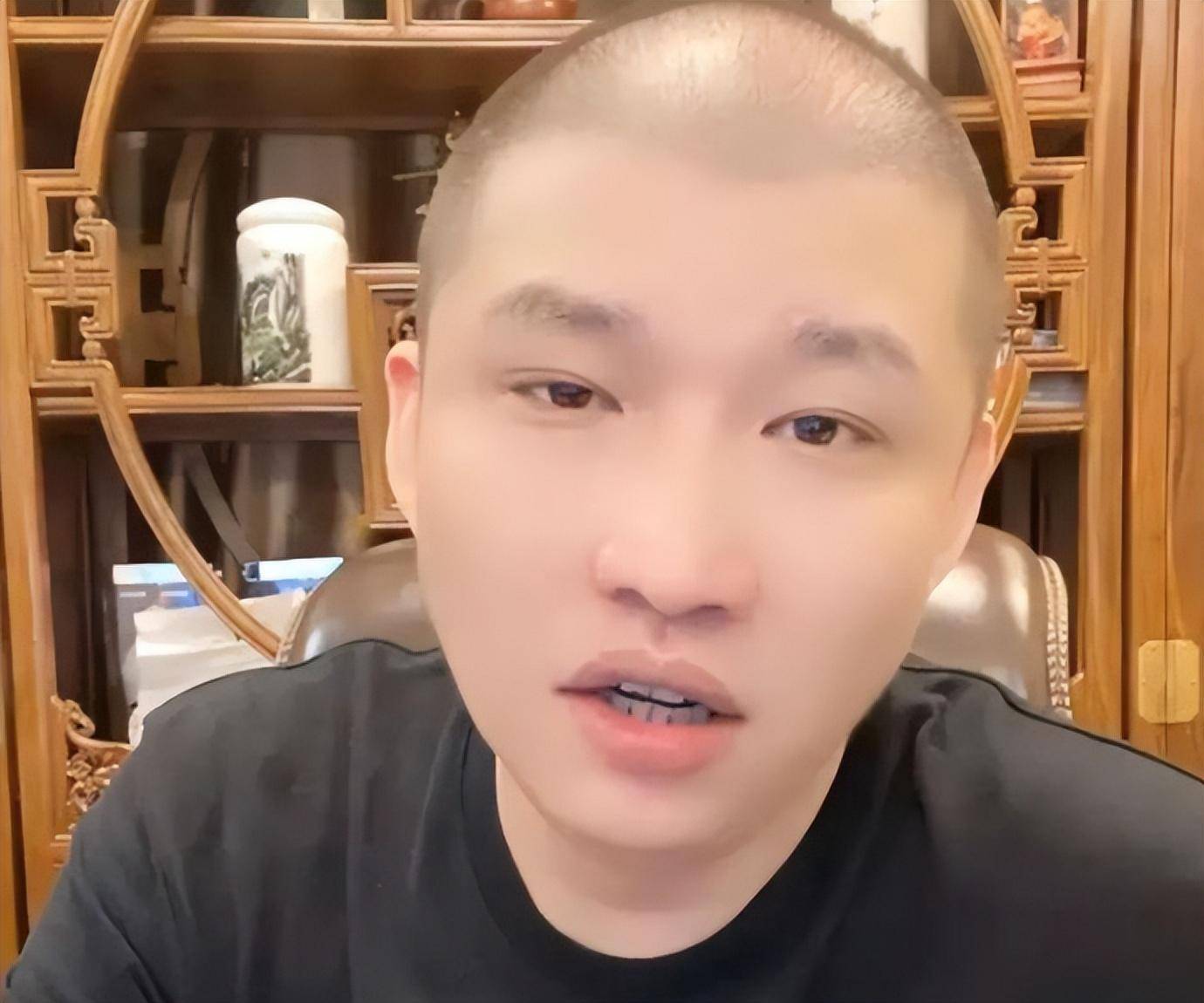 辛巴欲收回价值百万玉佩,二驴害怕,戴风油精应对_直播间_大哥_情谊