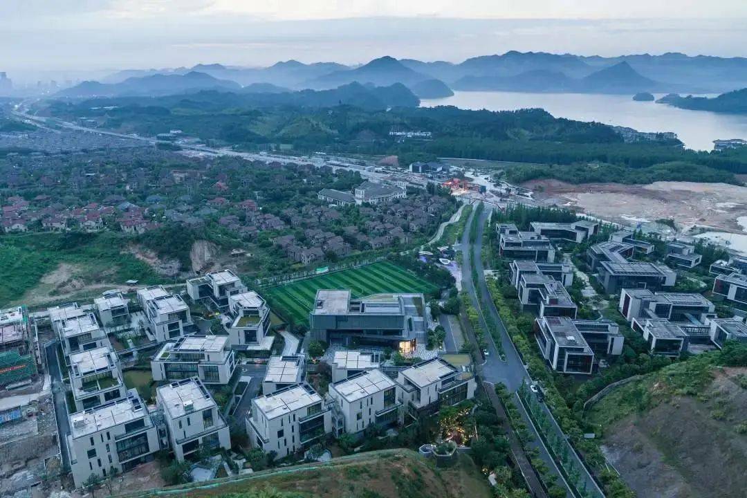 临安云安小镇售楼部电话|价格详情|实时更新|临安云安朴座售楼处地址