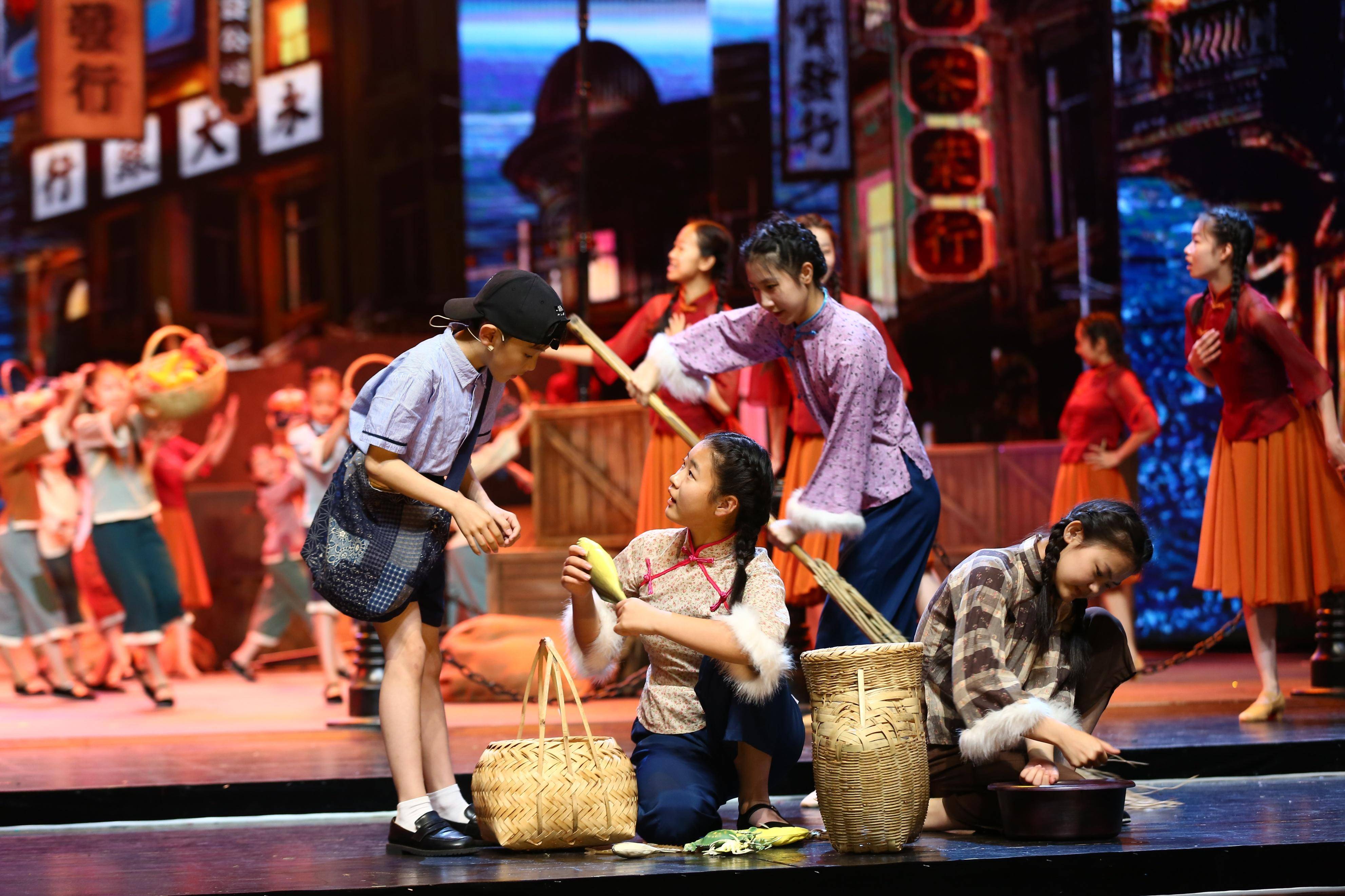 分司厅小学金帆话剧团参与2023年我和祖国一起成长六一主题演出_国家