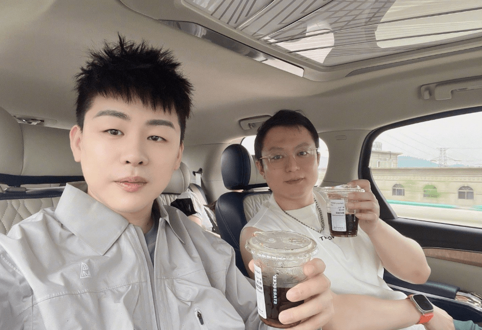 39岁胡彦斌恋情曝光,女方素颜撞脸周冬雨,疑似已在一起_音乐_孩子