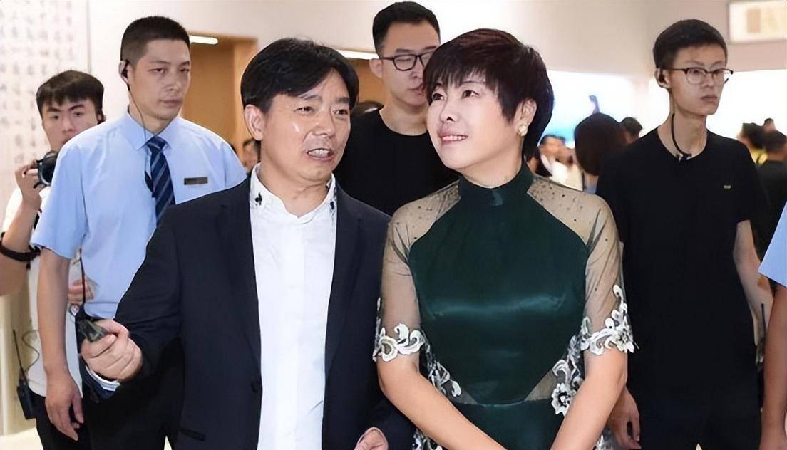 于丹认真的穿搭让人惊艳!