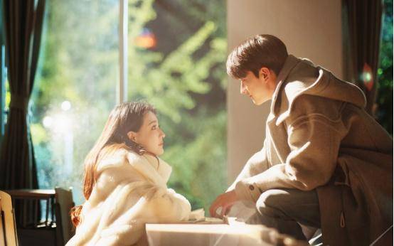 长腿校草林一爆红,与徐璐搭档浪漫甜剧,是个很奶很帅的年下弟弟_电竞