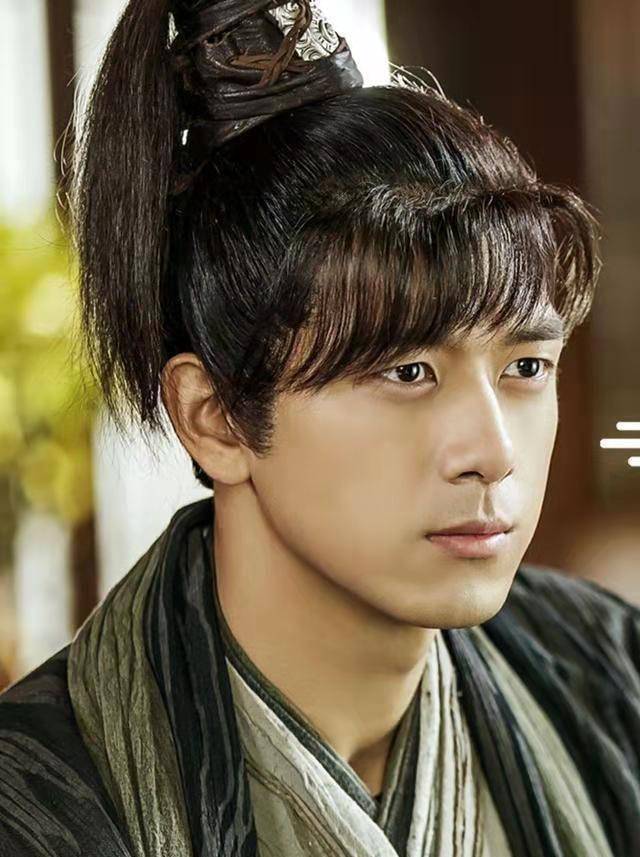李现古装造型太有特点,新剧热度不断,默默耕耘终有收获_少年_王朝