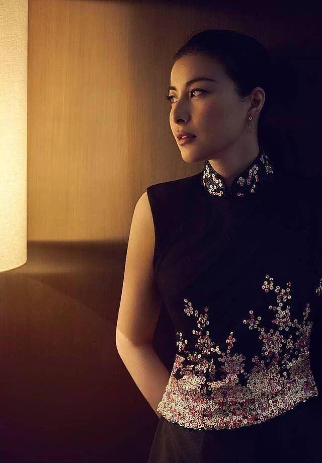 郭晶晶才是"东方美"典范,穿旗袍温婉大气,贵妇气质刻在骨子里_魅力