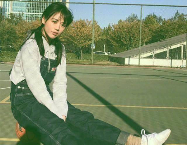 马思纯晒背带裤造型,像是回到了18岁!_样子_陈妍希_孩子