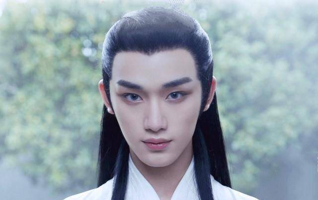 宋亚轩丁程鑫白衣古装,一个贵气一个清冷_人气_少年团_时代