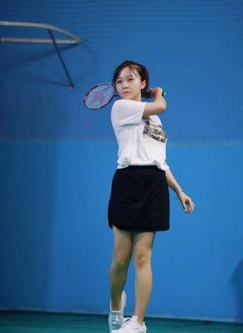 林妙可晒照,被高颜值同学抢镜,21岁依然宛如小学生_小时候_大学生