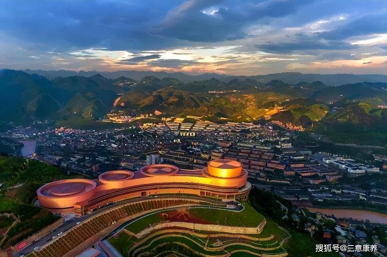 茅台天酿景区距离住宿基地27公里茅台天酿景区位于中国酒都国家4a级