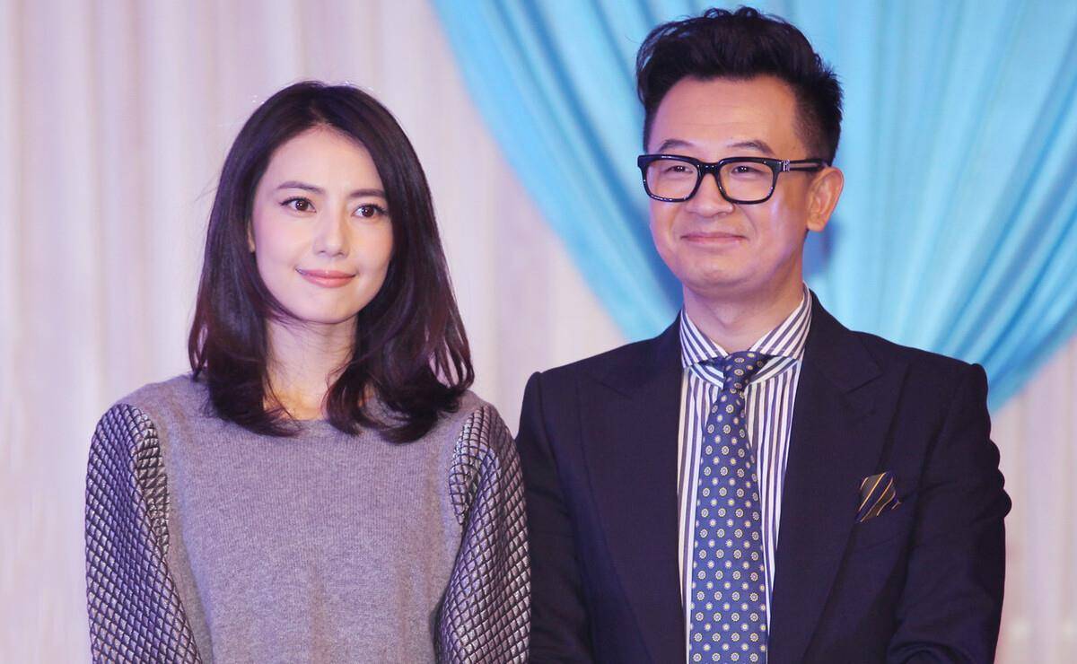 炒得沸沸扬扬,赵又廷最为大家所熟知的女友便是现任妻子,国民女神