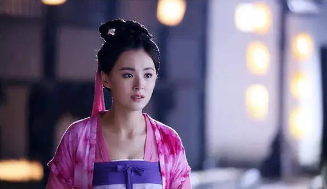 冯小怜到底有多诱惑,高纬不仅宠爱她,还让她脱尽衣衫供大臣欣赏_晋州