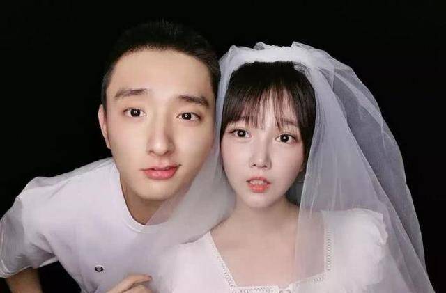 她身上的唯一标签便是于小彤的女朋友