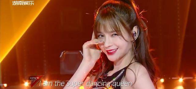 孟佳被遗忘在角落,蓝盈莹将其拉入人群,王霏霏自信却不如门外汉_沈梦