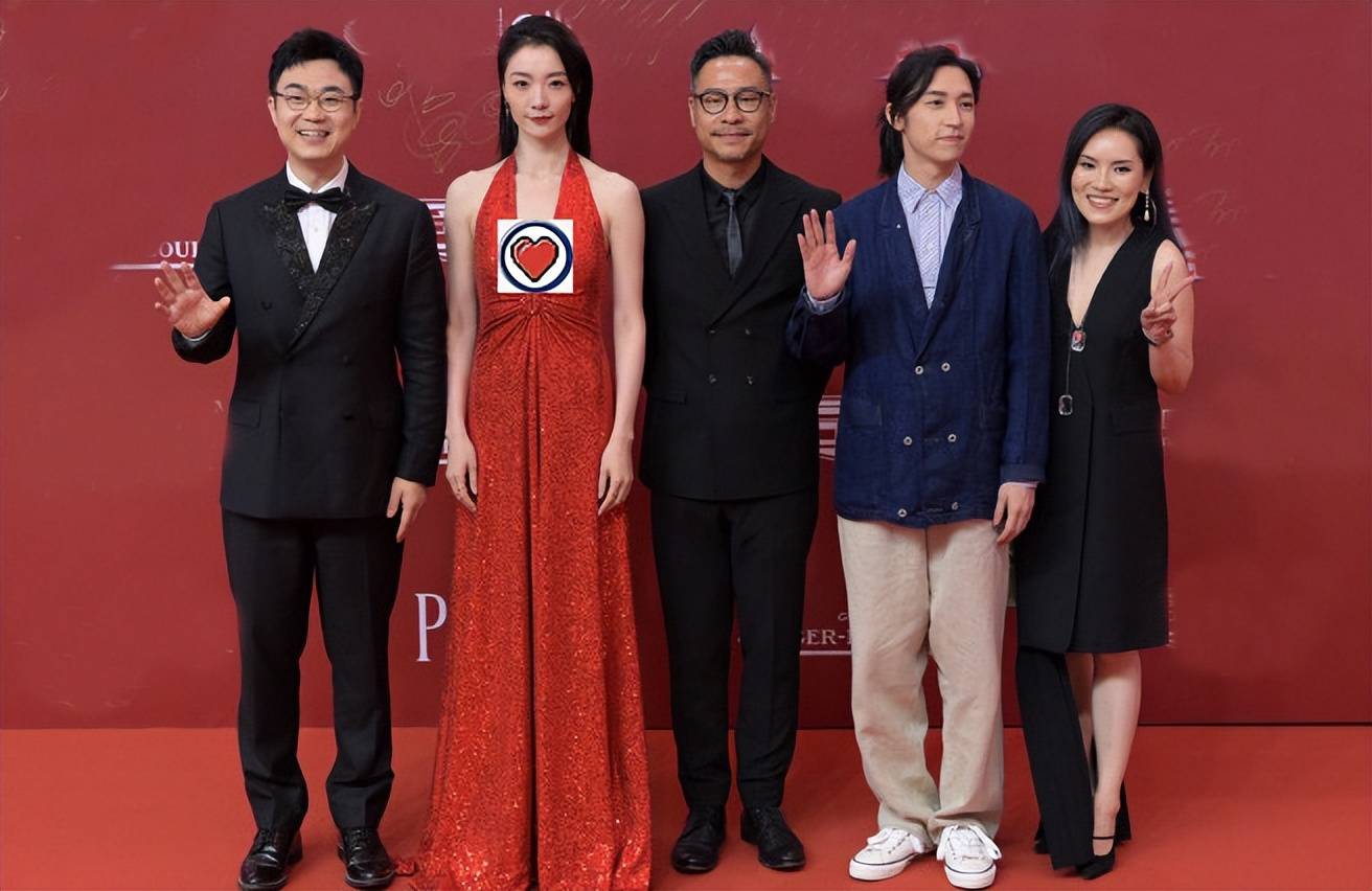 上海电影节红毯名场面多,胡歌吴磊同框,朱一龙倪妮cp感十足,沈腾又出
