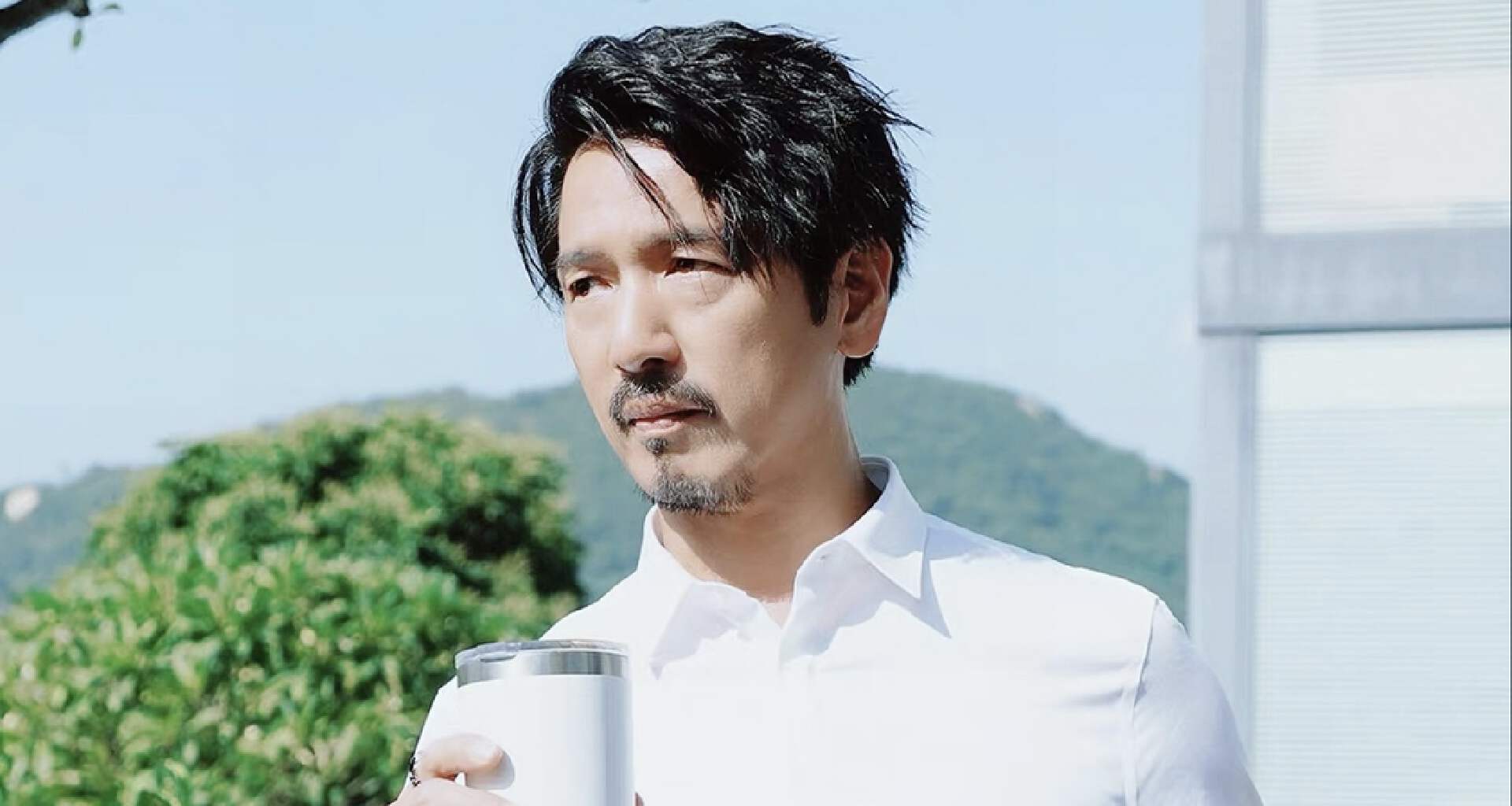 低调做豪门女婿!香港知名男星获封中老天花板,定居内地多年