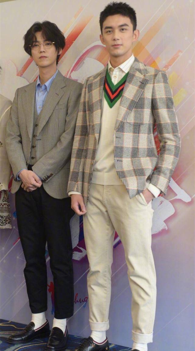 鹿晗新发型撞上蔡徐坤,一点都不显"娘气",重回颜值巅峰_感觉_吴磊