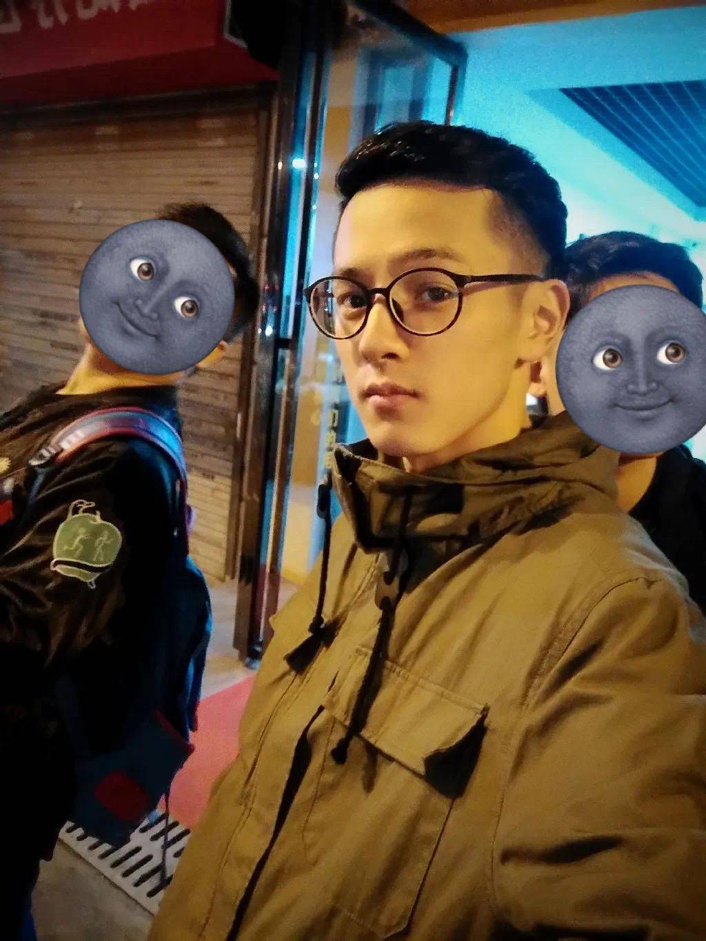 穷小孩王润泽的走红,让我看到娱乐圈久违的"正能量"_奶奶_家庭_小时候