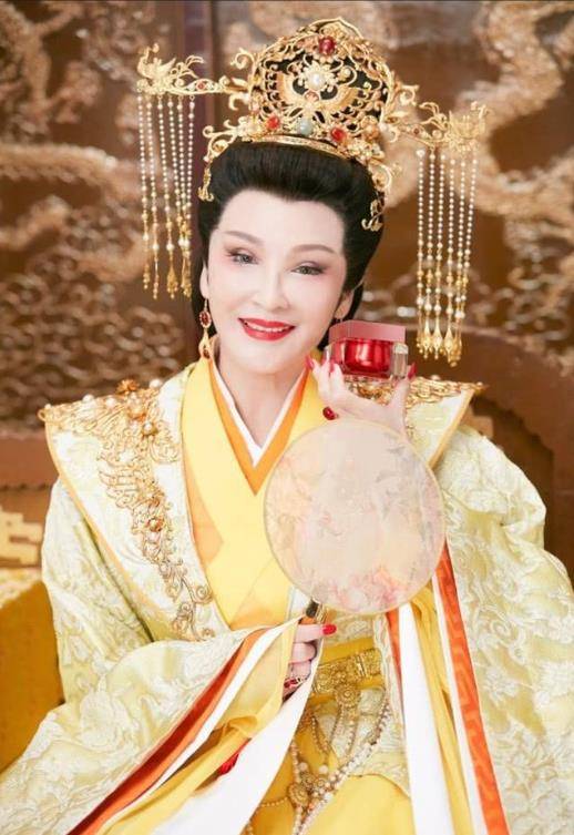 穿蕾丝高定裙身姿曼妙,太像女星陈莎莉_侯赛因_活动_婚礼