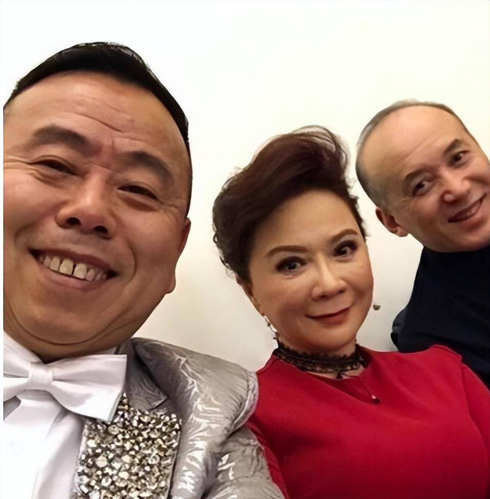 《泰囧》编剧丁丁,是母亲蔡明的骄傲,同时也是她的"心头大患"_丁秋星