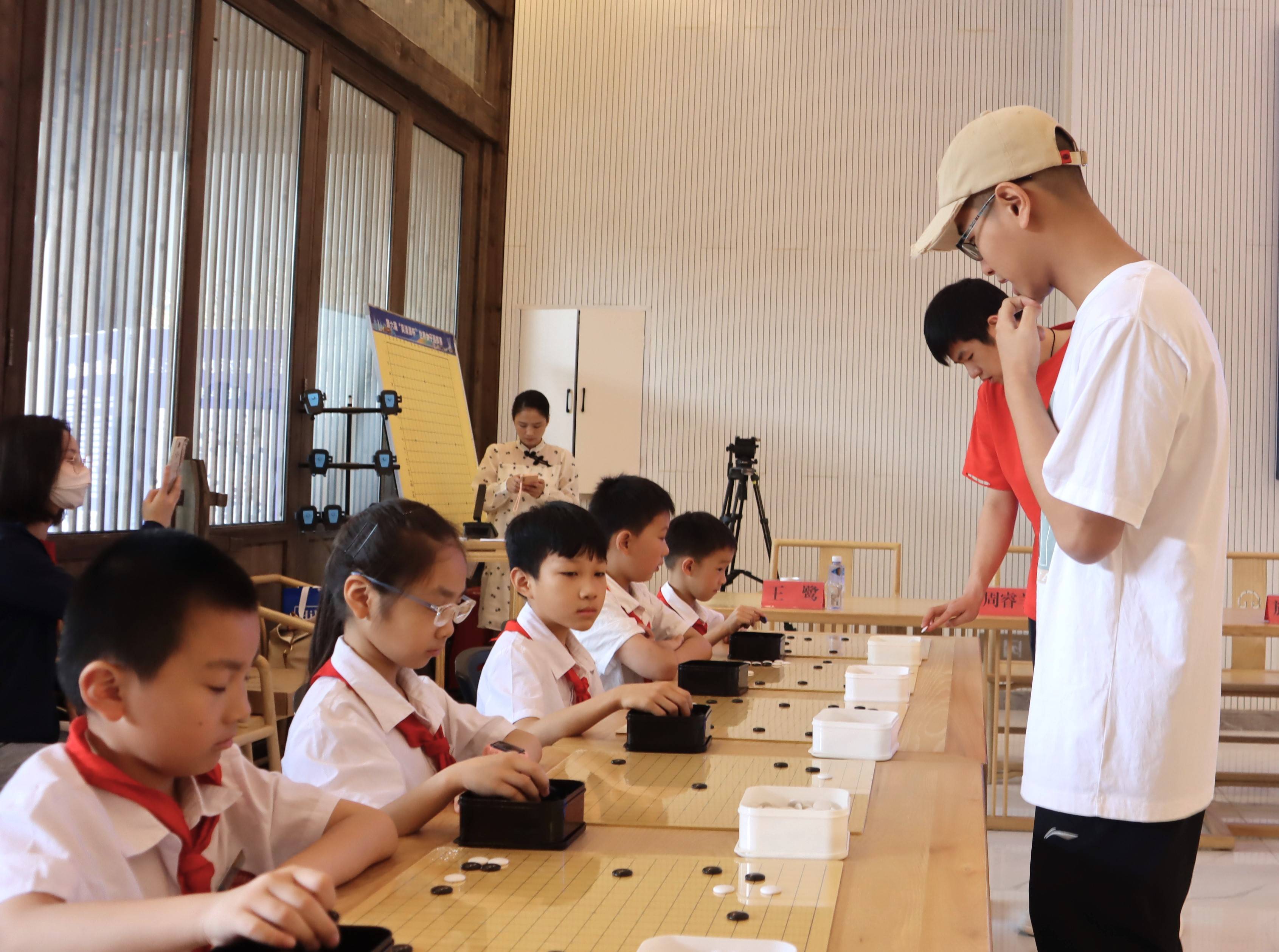 长乐和平古街 围棋国手开展指导棋活动_聂卫平_张璇_九段