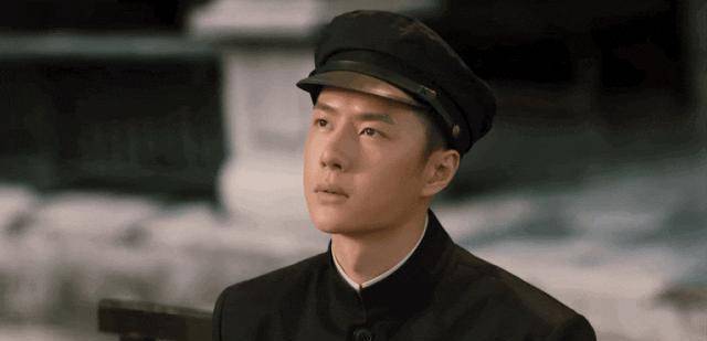 其他情景里,王一博也是一样的"困顿"演技:演到信念坚定,他的脸上和