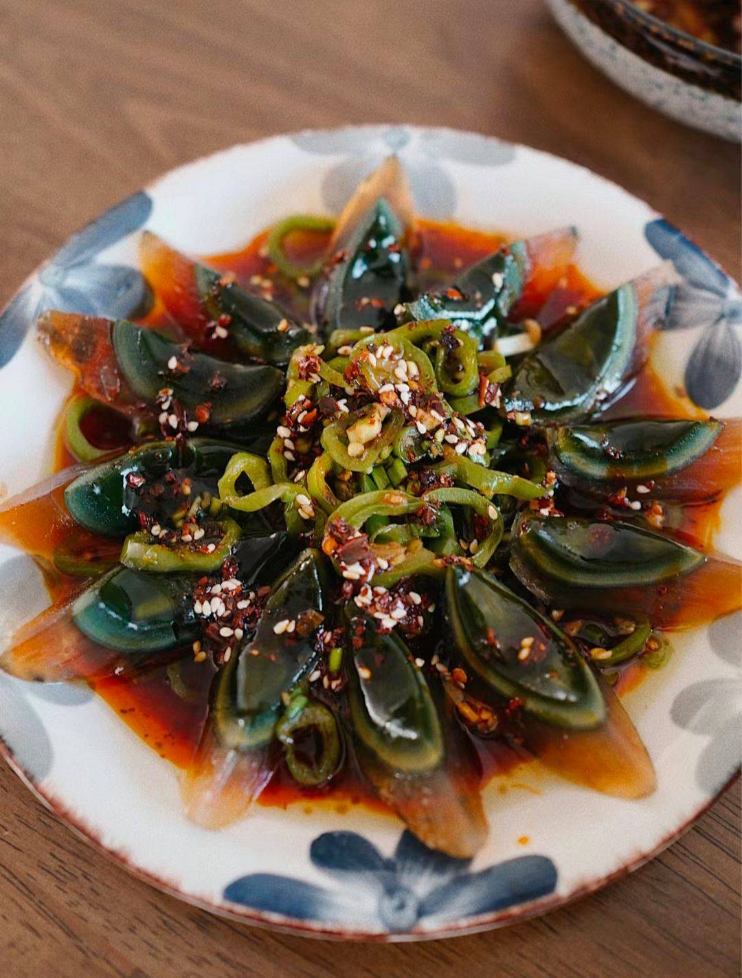 有了下酒菜,喝酒不再是一件孤独的事情.