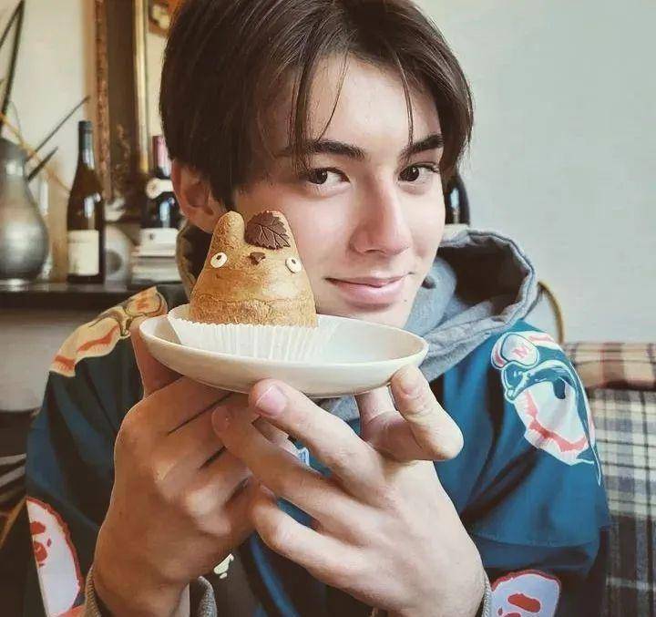 十七岁日本男模alexsho,好可爱的男孩子!_生活_因为_小小年纪