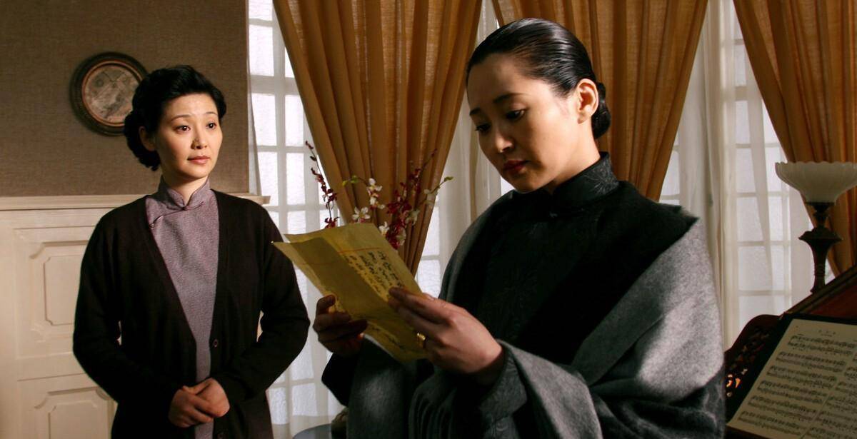 被特赦参加国庆典礼,一人看到宋庆龄后面露愧疚_蒋介石_沈醉_国民党