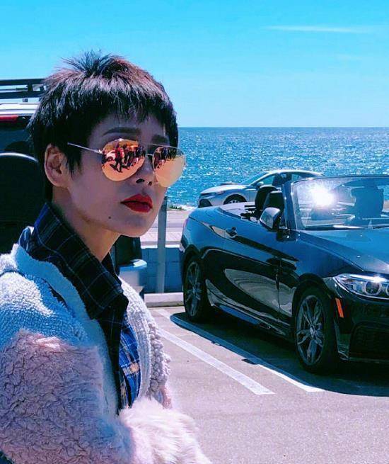 宁静21岁混血儿子颜值太高!