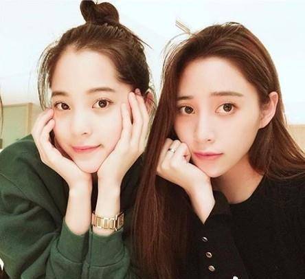 欧阳妮妮为欧阳娜娜庆祝19岁生日:有这样的妹妹我真的很骄傲_小时候