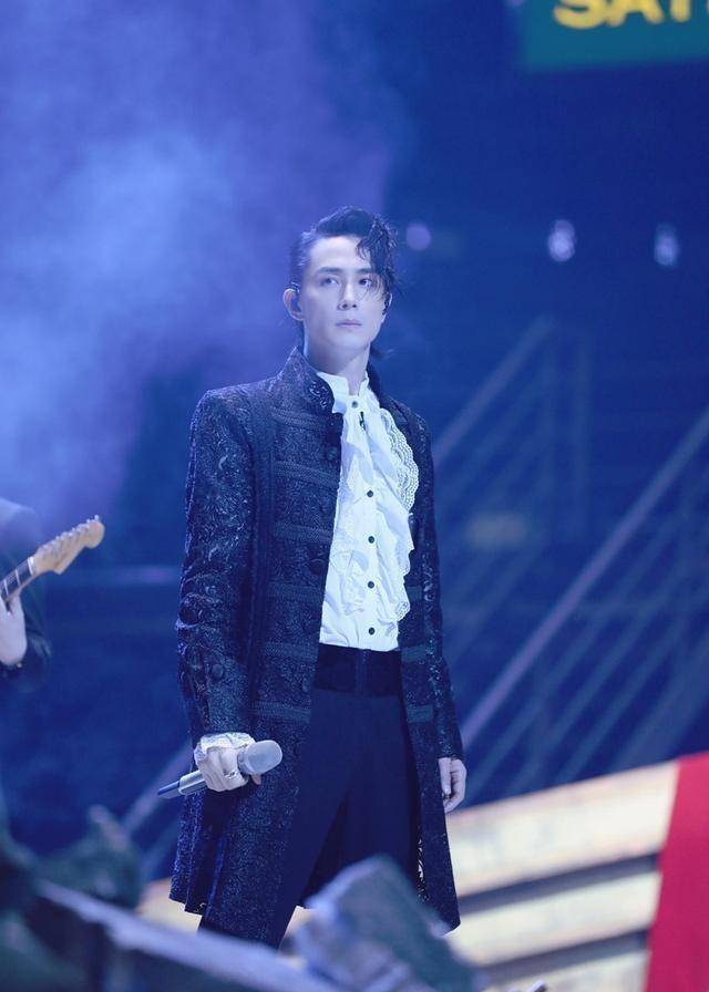 五公舞台又有了新的变化,期待李承铉和李承铉队的新舞台