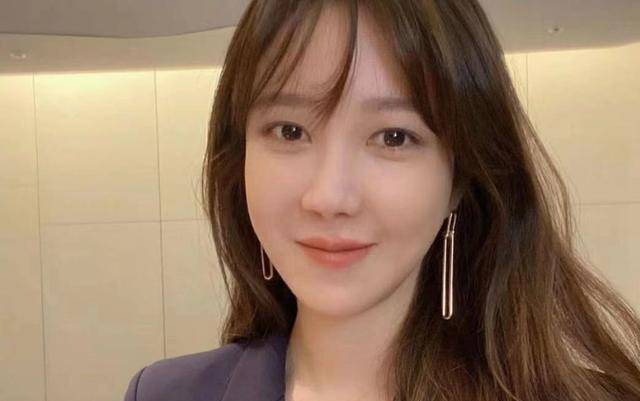 《顶楼》大火,她的财阀人生比剧中更狗血,隐婚14年还整容失败_李智雅