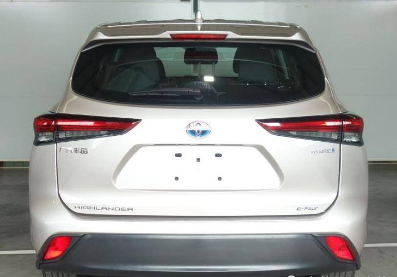 曝光了,2021款广汽丰田"汉兰达"实车亮相,造型与海外同步,尺寸更大!