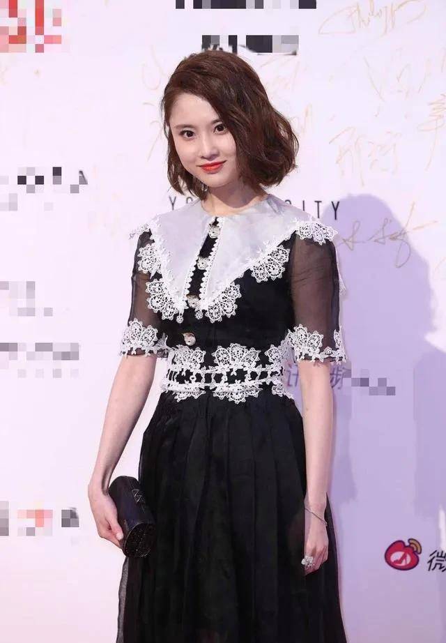 从倪妮到周冬雨的红毯礼服,看"红配绿"的着装雅俗平衡点-_身材_时尚