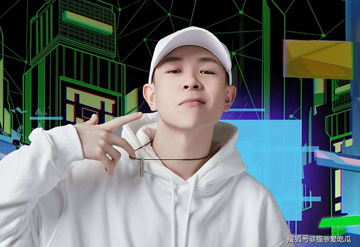 张子豪为什么总戴着帽子?