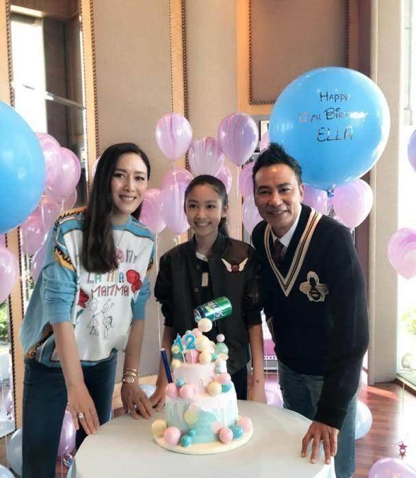 任达华12岁女儿身高1.61米,大长腿相当吸睛_任晴佳_琦琦_朋友