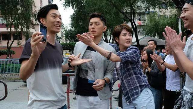 华姐出身的她除了在最近的剧集中表现亮眼,在先前的《幕后玩家》中一