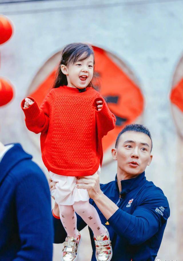 刘畊宏&小泡芙,杜江&嗯哼,陈小春&jasper,吴尊&neinei,max,正确答案