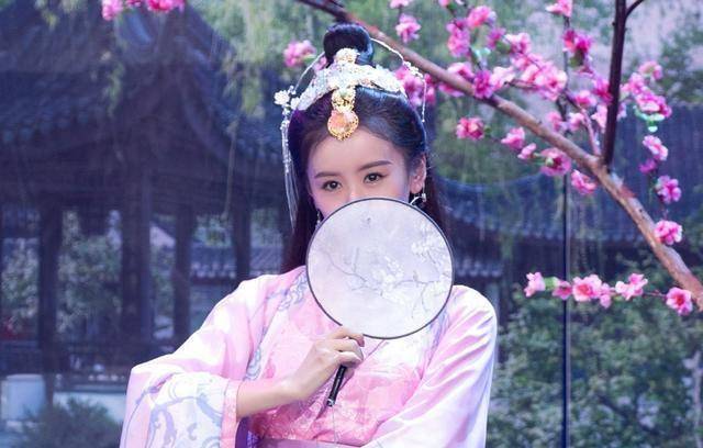 谁说袁冰妍长着一张丫环脸?"貂蝉"扮相刚出场,大家都改观了!