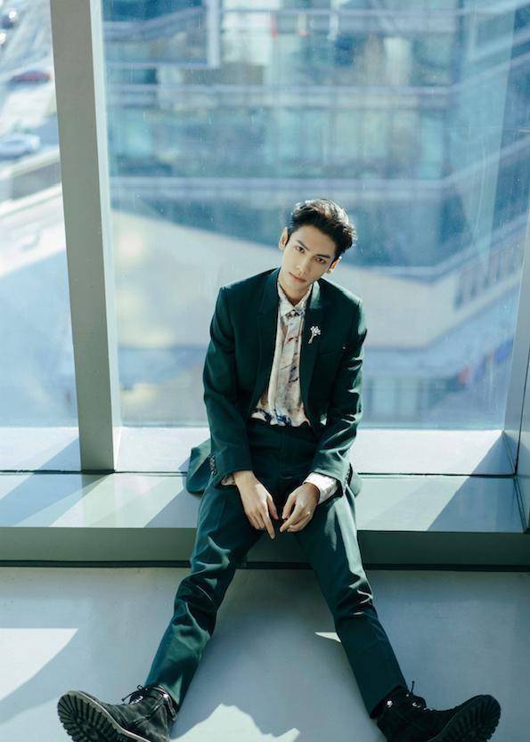 身高只有177cm,30岁年龄不占优势,罗云熙靠什么火起来?