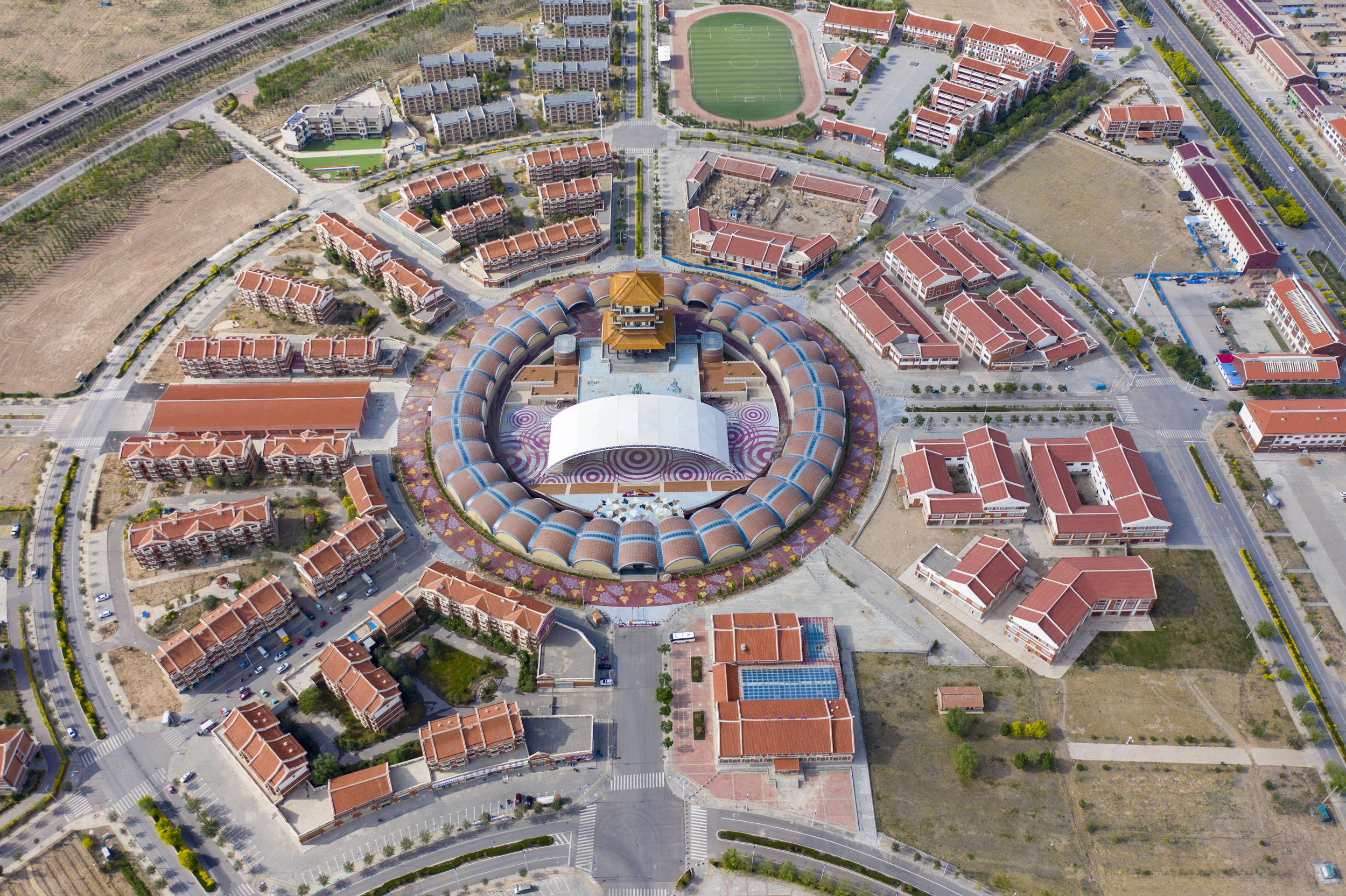 走进贺兰山东麓,这些顶级酒庄千万别错过_葡萄_宁夏_红寺