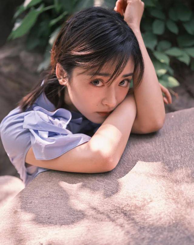 沈月积极爱自己吧,养生少女_夏朗朗_白色_连衣裙