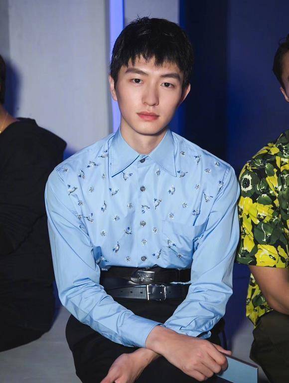 刘昊然,蔡徐坤,金大川,宋祖儿,邓恩熙,gigihadid,从国内到国外的男女