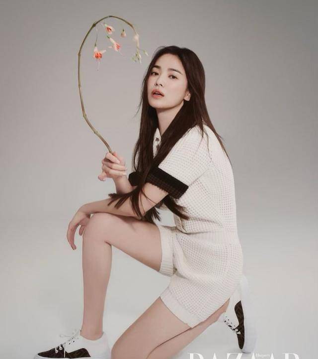 宋慧乔挑战多重造型,优雅冷艳多风格,网友:冻龄女神名不虚传!