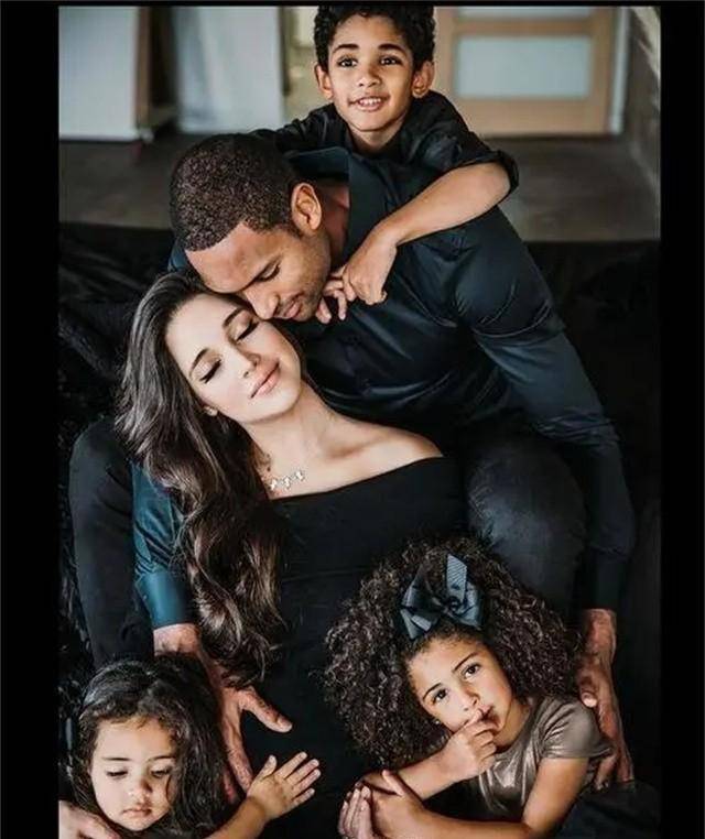 37岁霍福德大赢家,打工挣2亿美元,老婆1米88大长腿,4个孩子_特鲁姆普