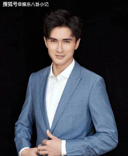 他是快递小哥,因长得超帅被杨幂看中,如今37岁逆袭成一线男星_高伟光