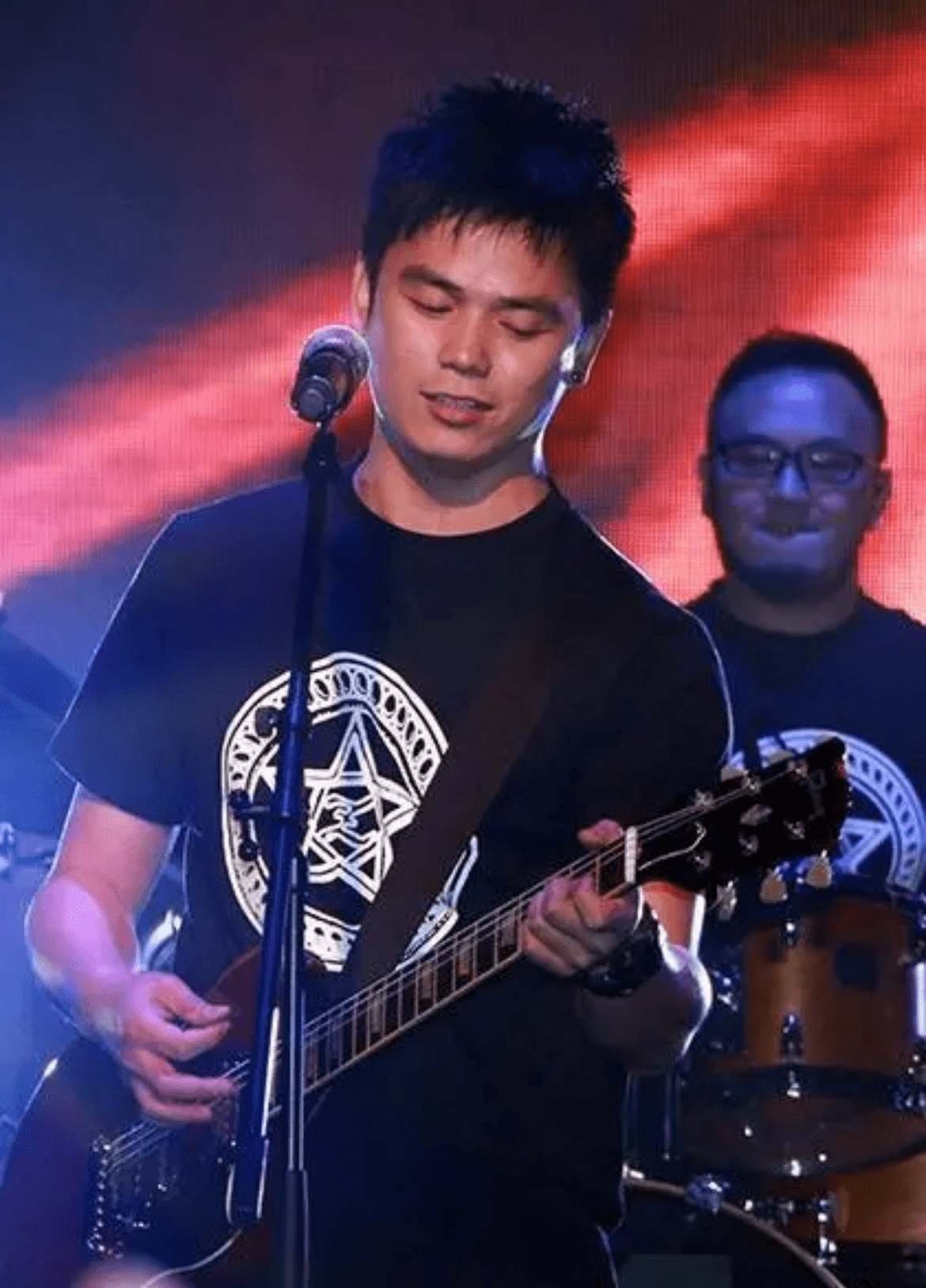 《好声音》张恒远36岁去世,一个月前与妻子登台演出,汪峰心痛_毕夏