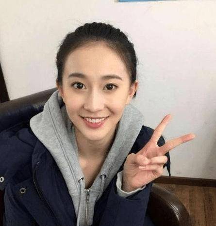 张豆豆,长相清纯甜美,晒与闺蜜的合照,网友:像亲姐妹_美女_舒思瑶